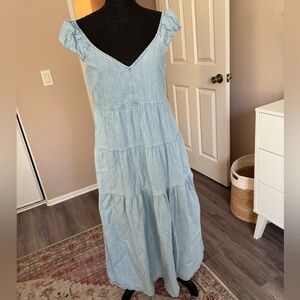 Old navy denim maxi in L.